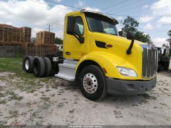  Salvage Peterbilt 579