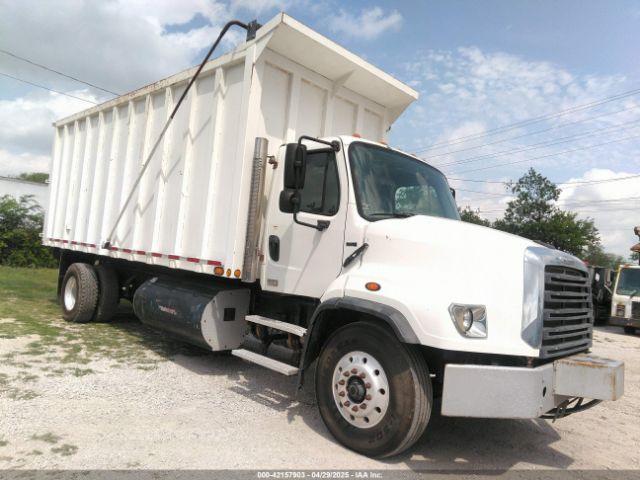  Salvage Freightliner 114sd