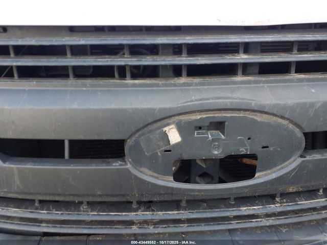 Ford F-550 Xl Image 3