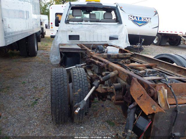 Ford F-550 Xl Image 9